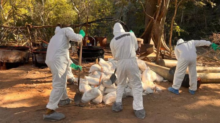 En 48 horas, desmantelan 27 laboratorios clandestinos y sistema de narcovigilancia en Sinaloa