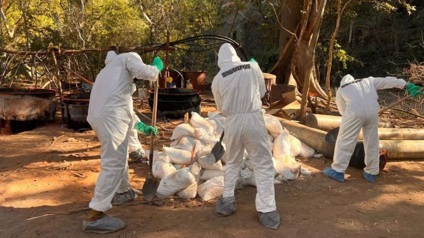 En 48 horas, desmantelan 27 laboratorios clandestinos y sistema de narcovigilancia en Sinaloa