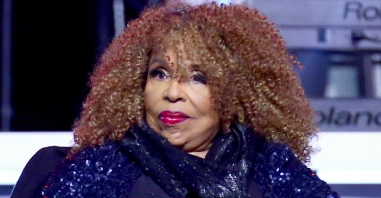 Roberta Flack muere y llena de luto al mundo de la música