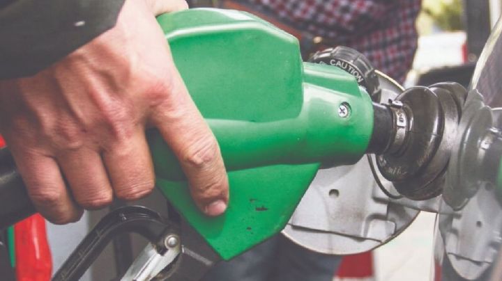 Sheinbaum firma acuerdo para fijar gasolina Magna en 24 pesos por litro