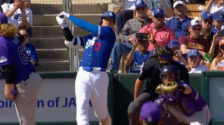 Ohtani deja en el olvido su lesión: La manda a volar en su primer turno al bat con Dodgers