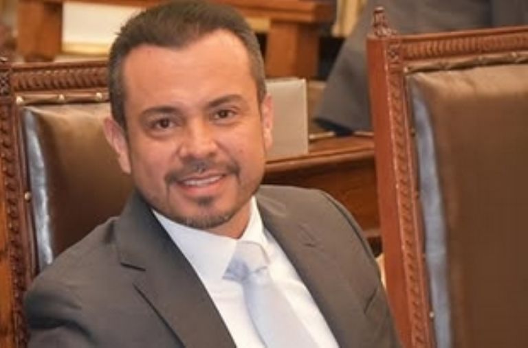 Belinda tendría noviazgo con político de Puebla