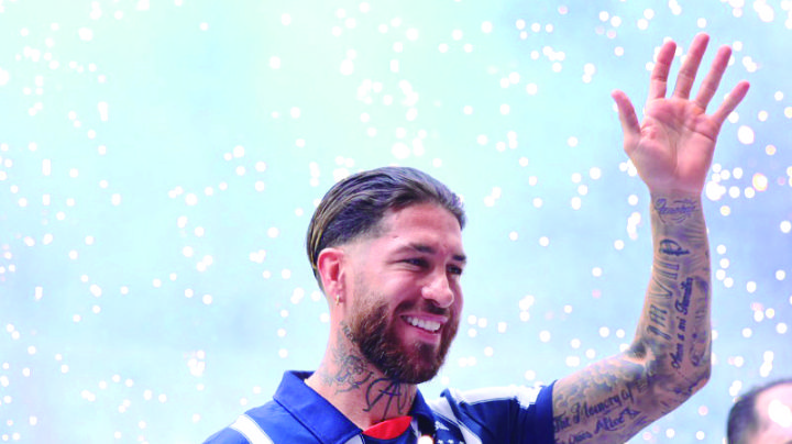 Sergio Ramos es presentado de manera impresionante en el Gigante de Acero de Monterrey