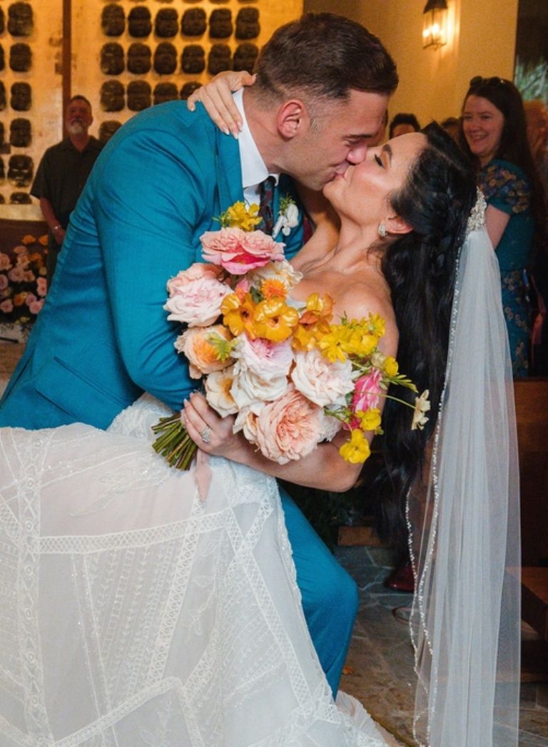 Martha Higareda disfruta de lujosa boda