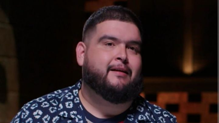 Iván ‘La Mole’ protagoniza momento viral tras caída de un misterioso paquete en su podcast