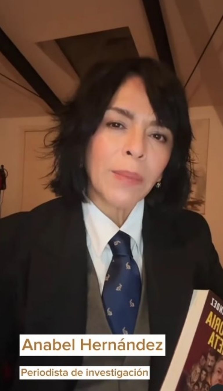 Durante su podcast Narcosistema comentó la periodista que hay una denuncia penal contra Obrador 