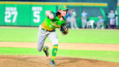 Foto ilustrativa de la nota titulada El pitcher de los Cañeros, Luis Enrique Gastélum gana el premio a Novato del Año de la LMP
