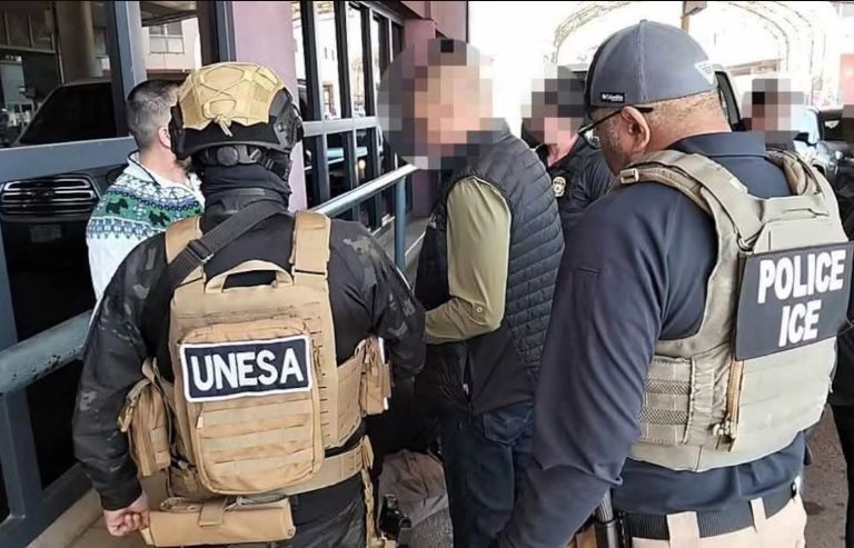 El momento en que el presunto homicida fue deportado