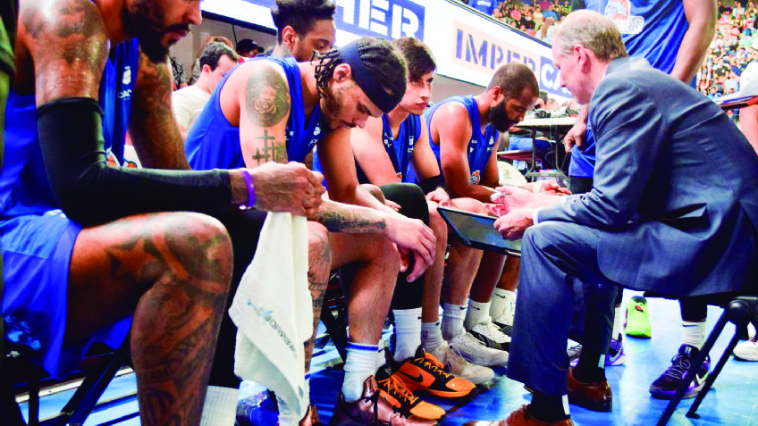 Los Halcones de Ciudad Obregón siguen sin levantar su vuelo; pierden ante Astros