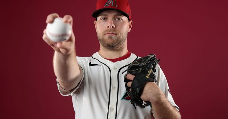 Burnes fue anunciado por Arizona