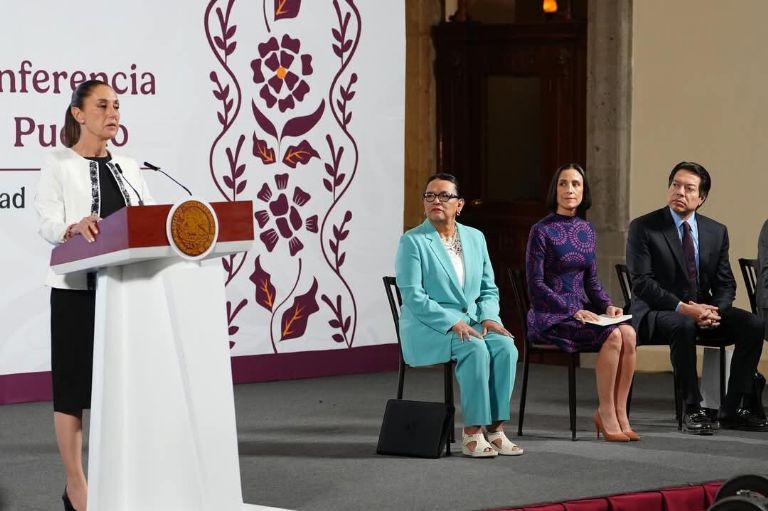 Claudia Sheinbaum anunció algunos compromisos en beneficio de todas las maestras y maestros de México