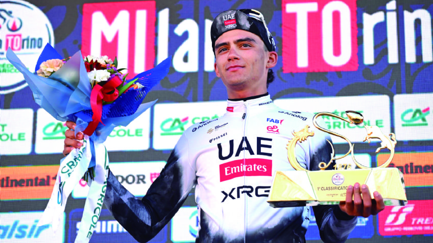 Isaac Del Toro hace historia para México; conquista la la semiclásica Milán-Turín de ciclismo