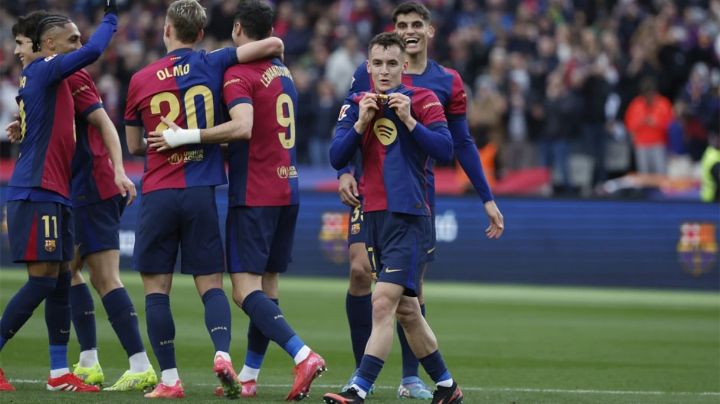 El Barcelona aplasta a la Real Sociedad y mantiene el liderato en España