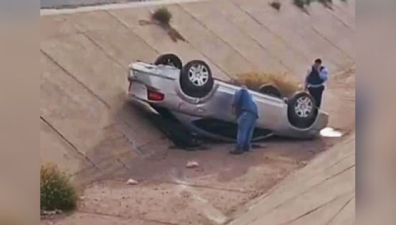 Volcadura al norte de Ciudad Obregón: Mujer es hospitalizada tras caer dentro de canal