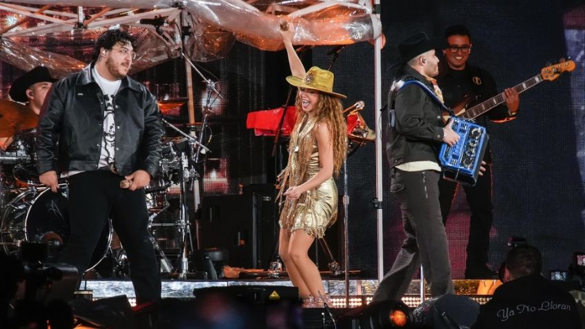 Shakira sube a Grupo Frontera a su concierto en México pese a polémica por Donald Trump