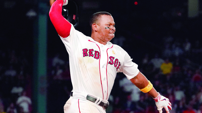 Se termina la novela: Alex Cora nombra a Devers como Bateador Designado de Boston