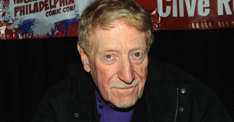 Clive Revill, voz del Emperador Palpatine, viste de luto a Star Wars con su triste muerte a los 93 años