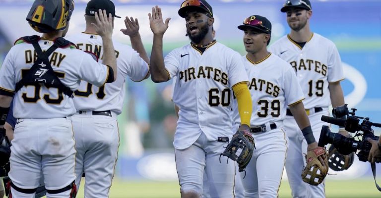 Pittsburgh tampoco es dado a soltar la chequera