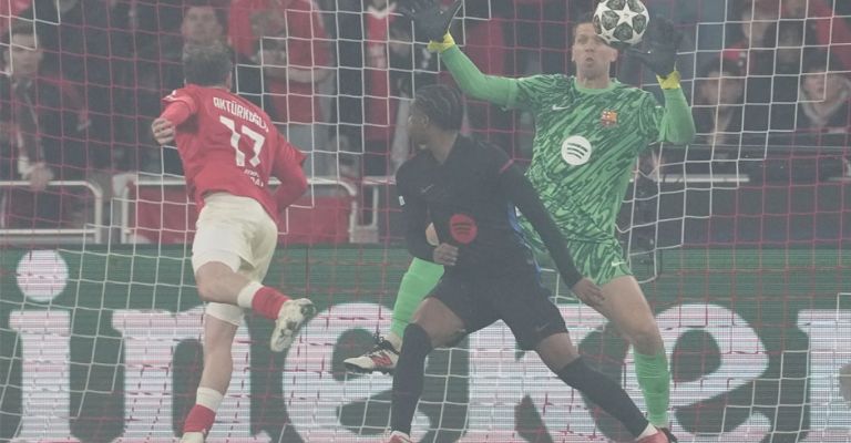 Una y otra vez apareció Szczesny para defender su marco