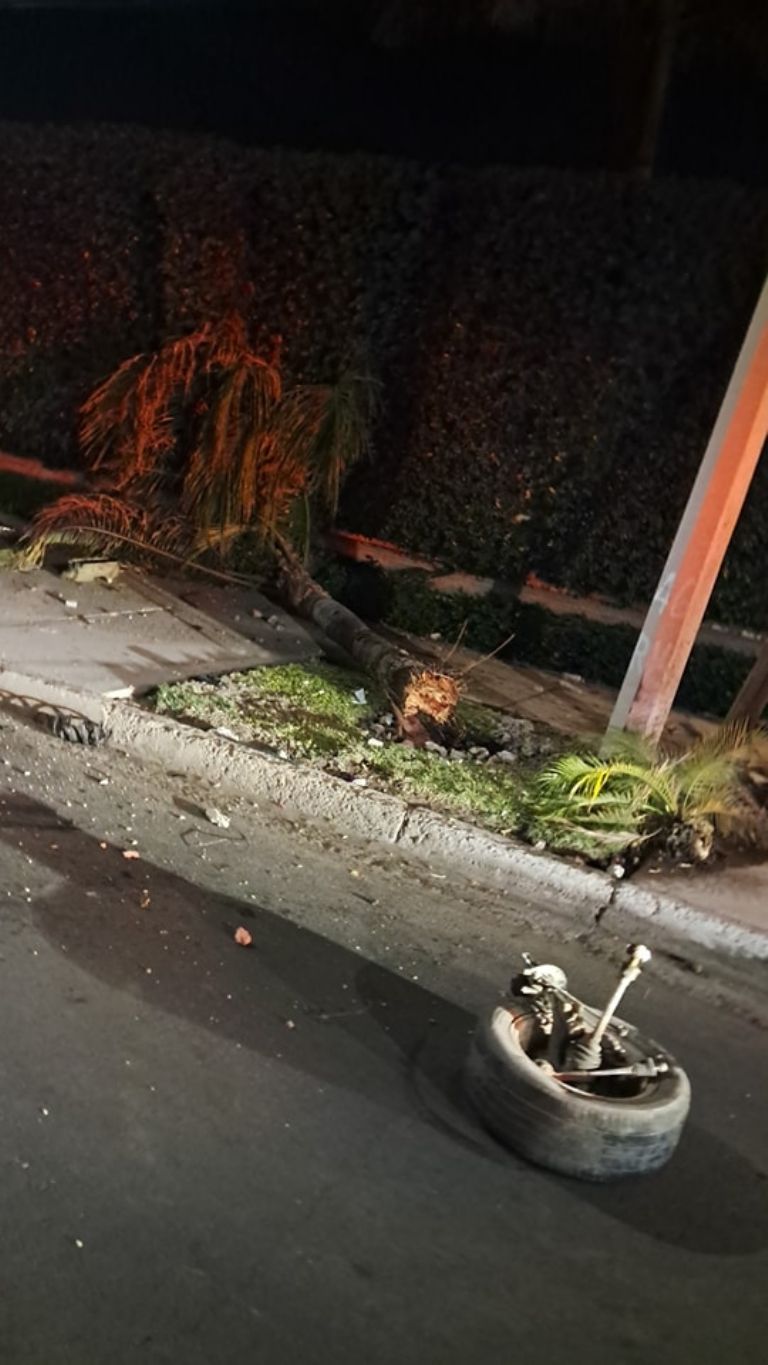 El accidente en Ciudad Obregón dejó severos daños materiales. Foto: Facebook