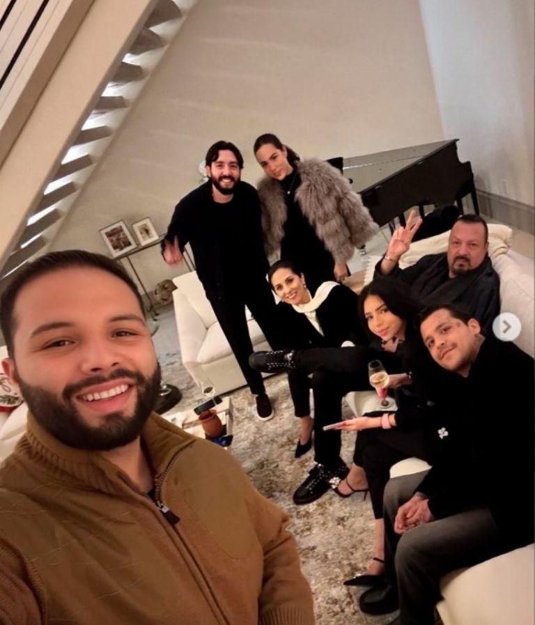 Aparentemente Christian Nodal no quiere que Los Aguilar sigan manejando la carrera de su esposa 