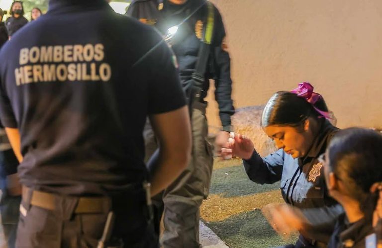 Agente de la Policía de Hermosillo resulta lesionada en marcha 8M. Foto: Facebook