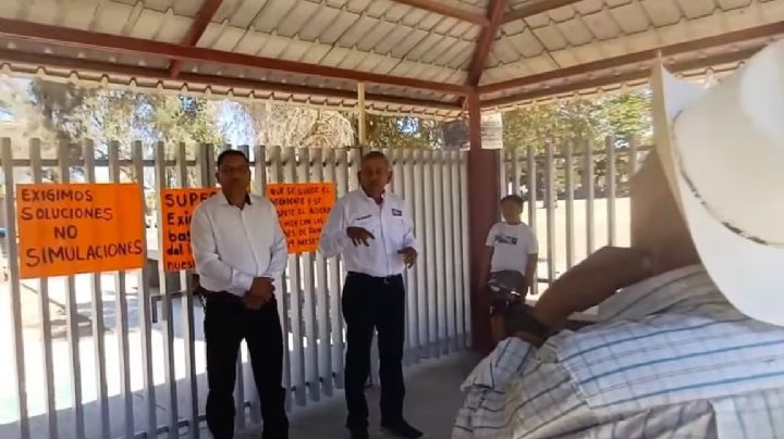 Padres de familia liberan la primaria de El Rodeo en Etchojoa