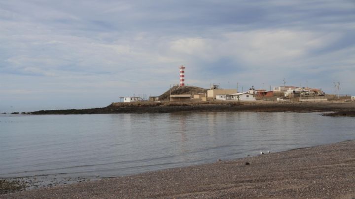 Pescadores y turistas hallan cadáver de joven mujer en el mar en Caborca, Sonora
