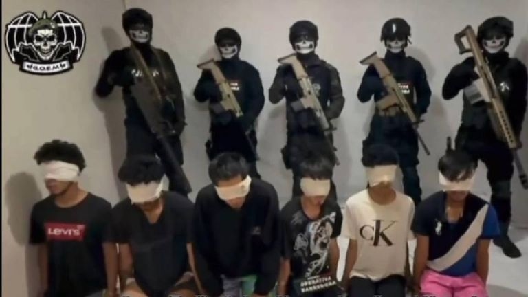 Detienen a 12 hombres durante cateo en Lomas de Angelópolis en Puebla