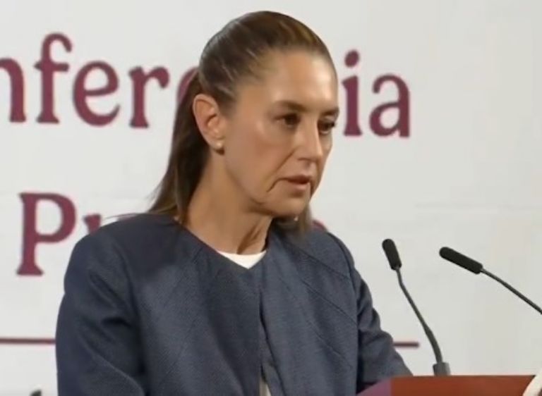 Claudia Sheinbaum durante la mañanera del lunes 14 de abril