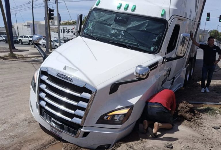 Accidente en Ciudad Obregón moviliza a las autoridades. Foto: Facebook