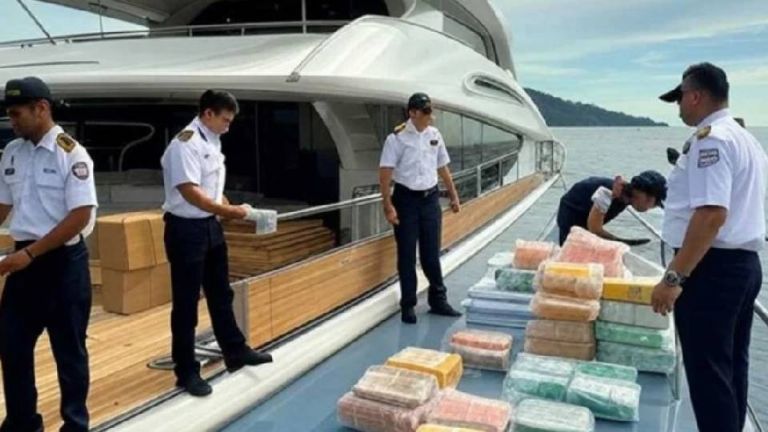 Arrestan a tres mexicanos con casi una tonelada de cocaína a bordo de yate en Costa Rica
