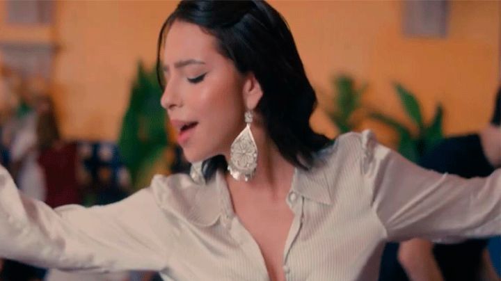 "Pasamos de amantes a enemigos": Así dice la nueva y polémica canción de Ángela Aguilar