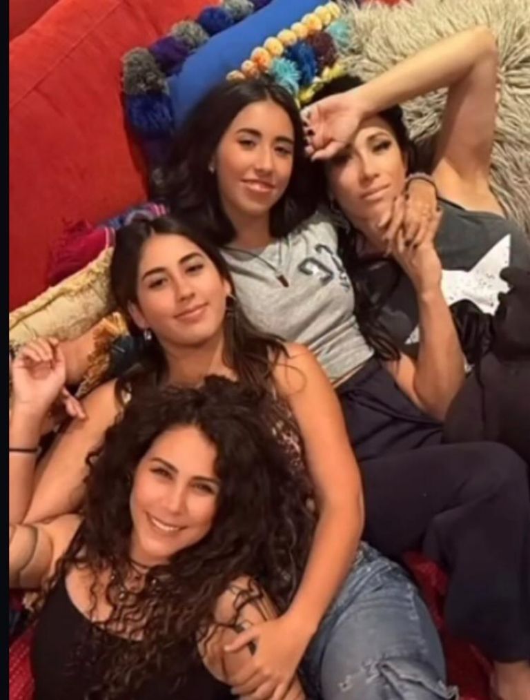 Mónica Noguera, Vica Andrade y las hijas de Memo del Bosque 