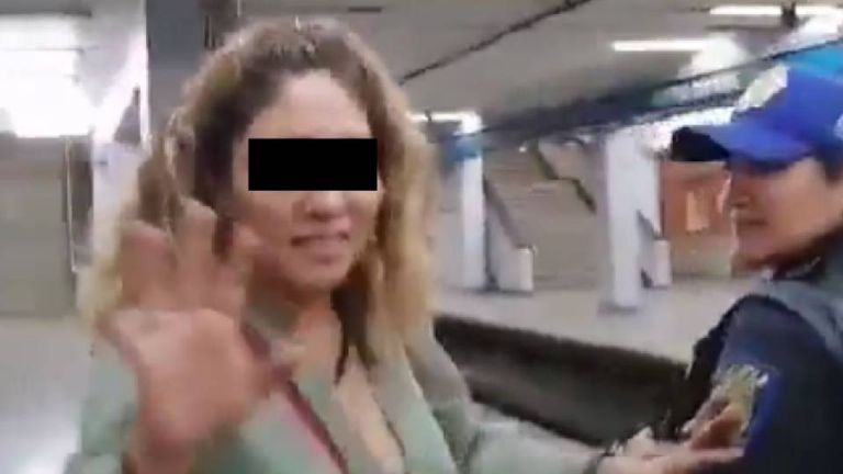 Jefa de estación del Metro de la CDMX fue sorprendida por policías en presunto estado de ebriedad