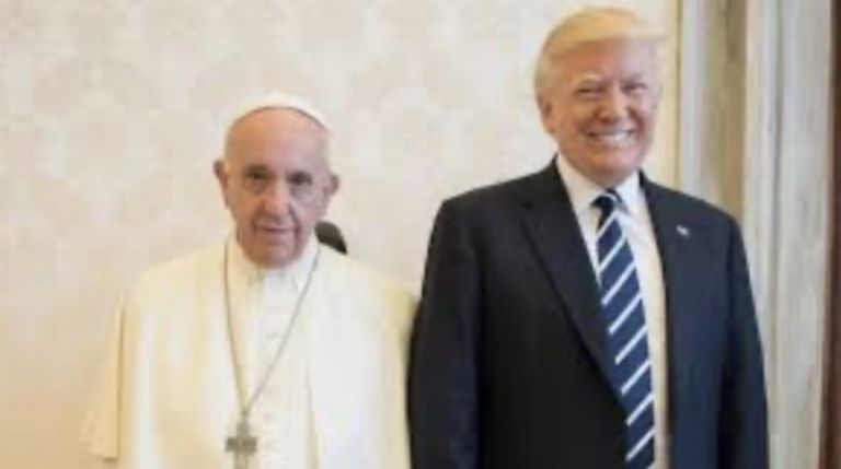 Donald Trump y el Papa Francisco tuvieron múltiples diferencias ideológicas. Foto: Internet