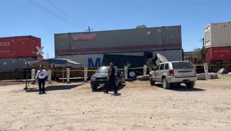 El lugar donde quedó el dompe tras choque 