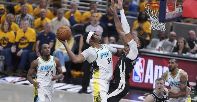 Los Bucks fueron superados por los Pacers en el Juego 1