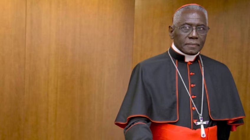 Robert Sarah: El mayor opositor del Papa Francisco que podría convertirse en su sucesor