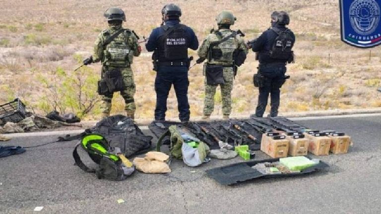 Localizan armas largas en vehículo y trailer calcinados tras ataque armado en Chihuahua