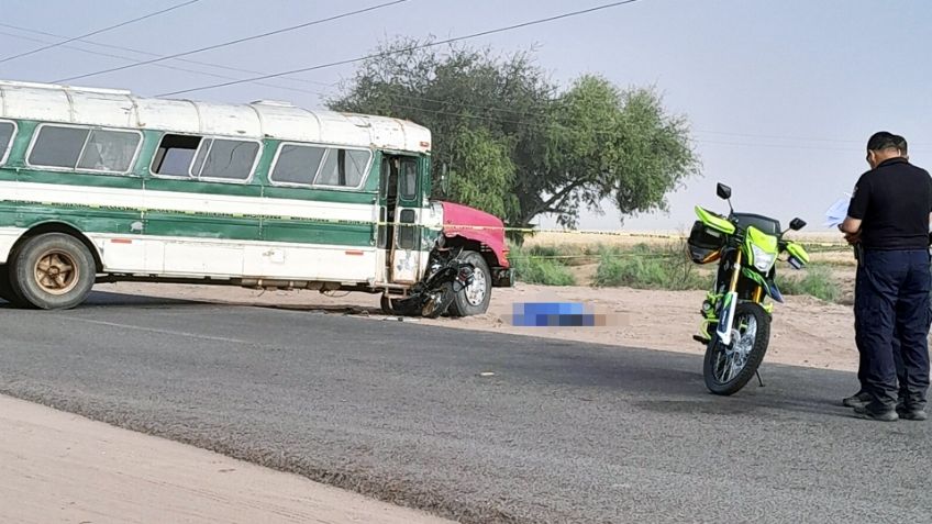 Tragedia en Huatabampo: Joven motociclista muere tras chocar contra camión suburbano