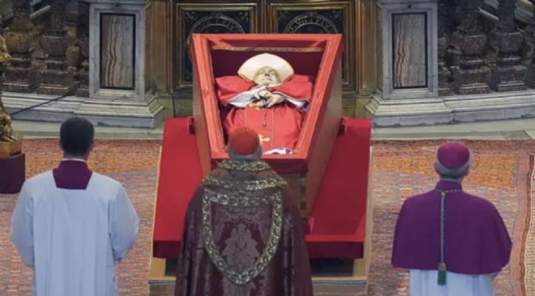 El médico del Papa Francisco narra su despedida