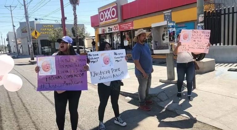 La abuela de la recién nacida fallecida fue quien encabezó la protesta 