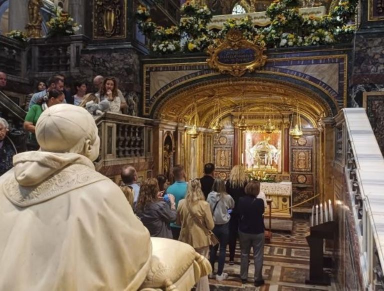 Interior de la Basílica de Santa María la Mayor donde será sepultado Francisco