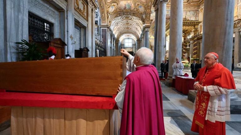 Acudía a rezar en este recinto luego de cada viaje apostólico