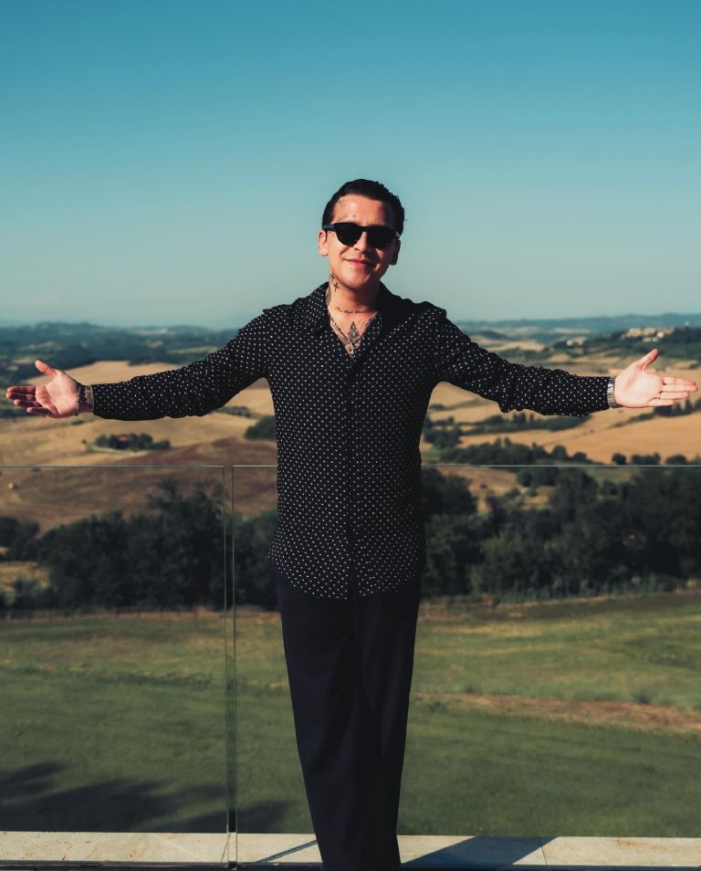 ¿Es Christian Nodal libre de toda responsabilidad?/ Créditos: Facebook