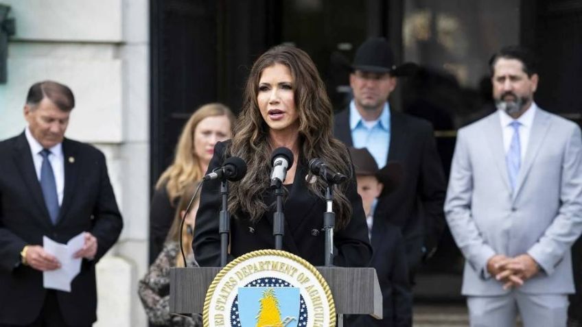 Kristi Noem afirma que Claudia Sheinbaum ha deportado más de medio millón de migrantes