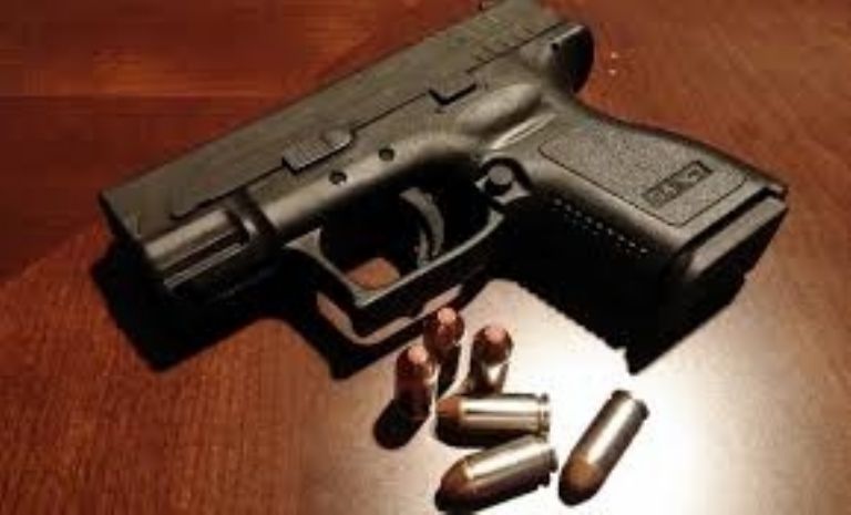 El hombre intentó desarmar al asaltante pero en el proceso murió 