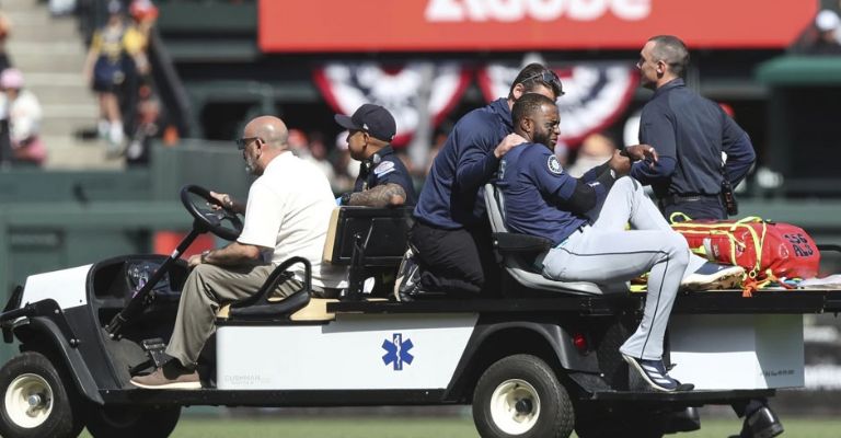 Robles salió lesionado del encuentro