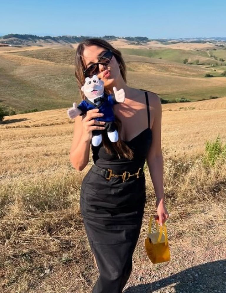 Lorena es hija del empresario farmacéutico Víctor González Torres, dueño de Farmacias Similares